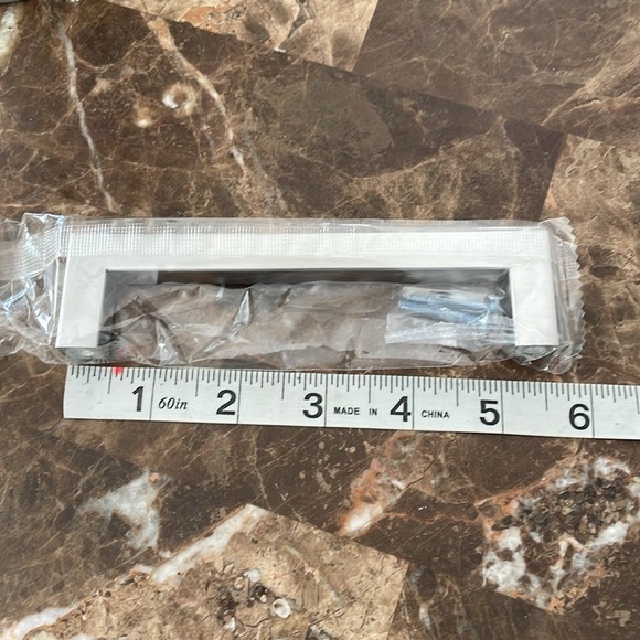 Cabinet handles - Picture 2 of 7